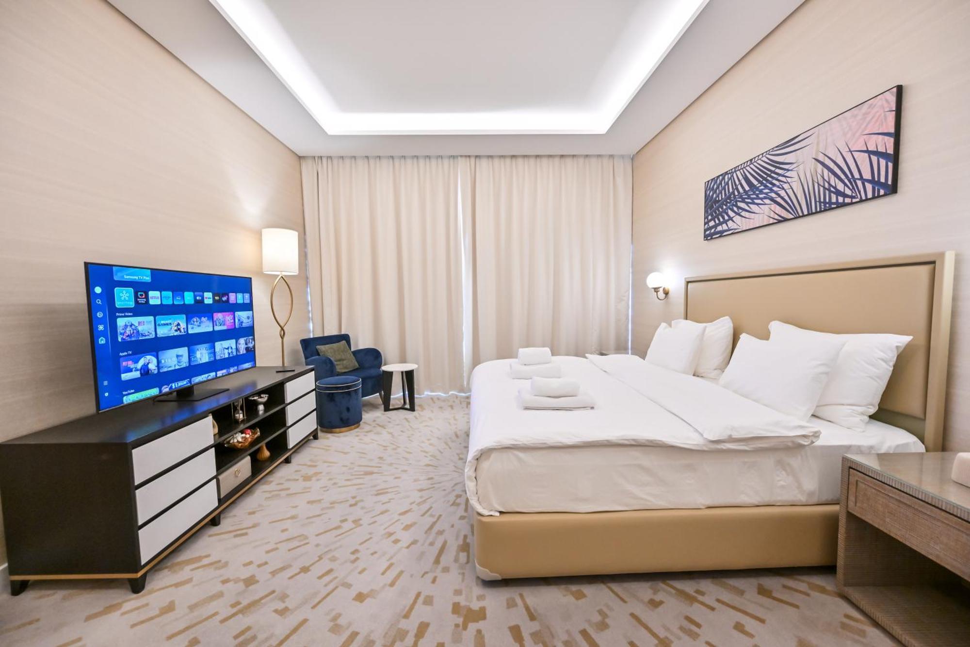 Stylish 1-br Retreat With Sweeping Views In Palm Tower Dubai